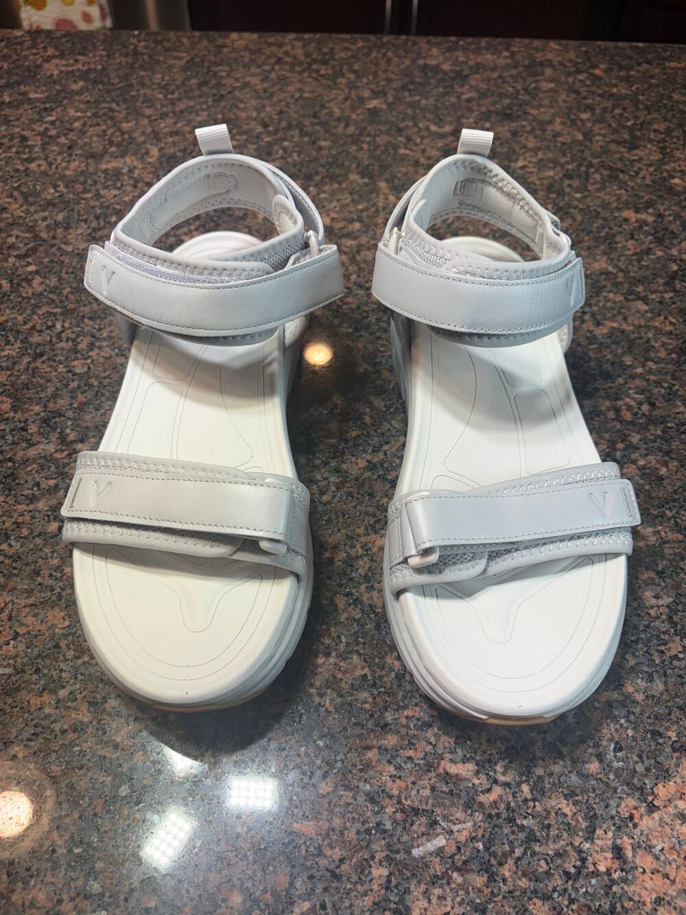 Vionic Women's Walk Max Wanderer Leather Vapor Grey Sandal Size 10 NWOT
